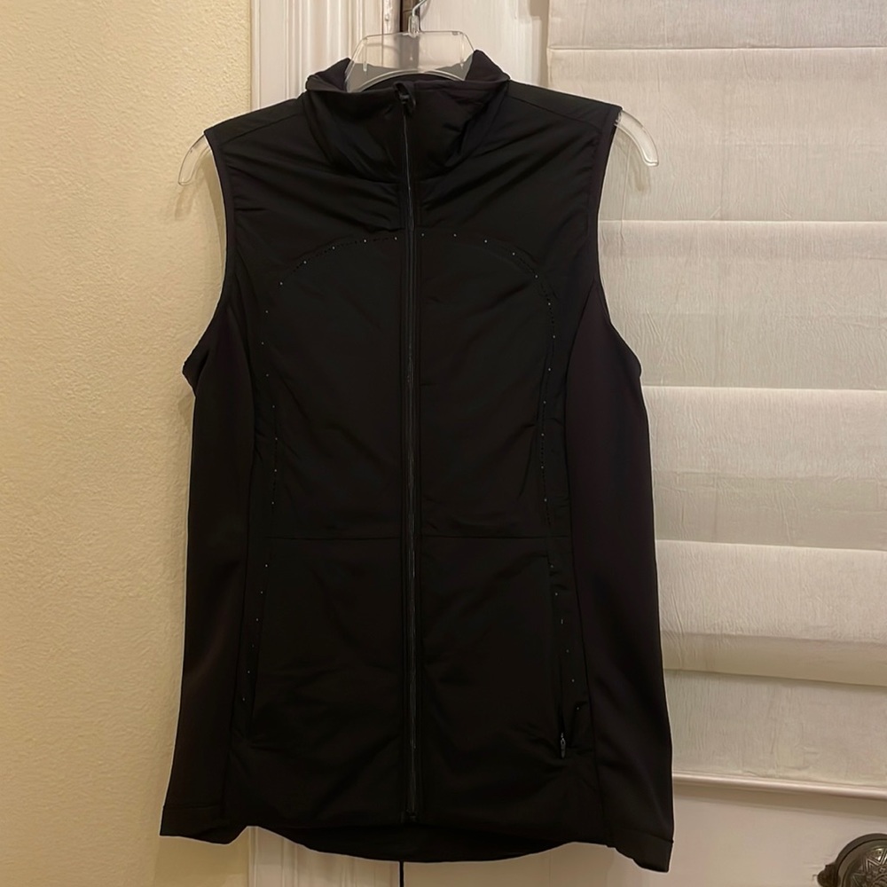 Lululemon Athetica Run for cold puffer vest black size 10